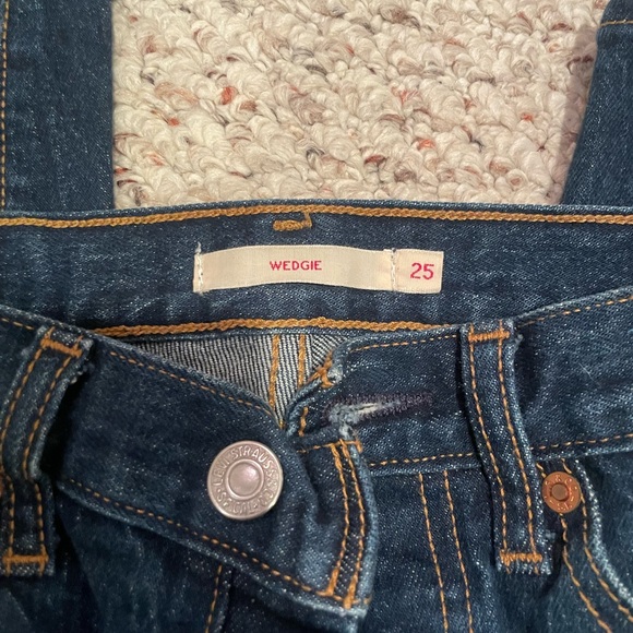 Levi’s dark wash, wedgie fit straight jeans. Size 25 - Picture 2 of 3